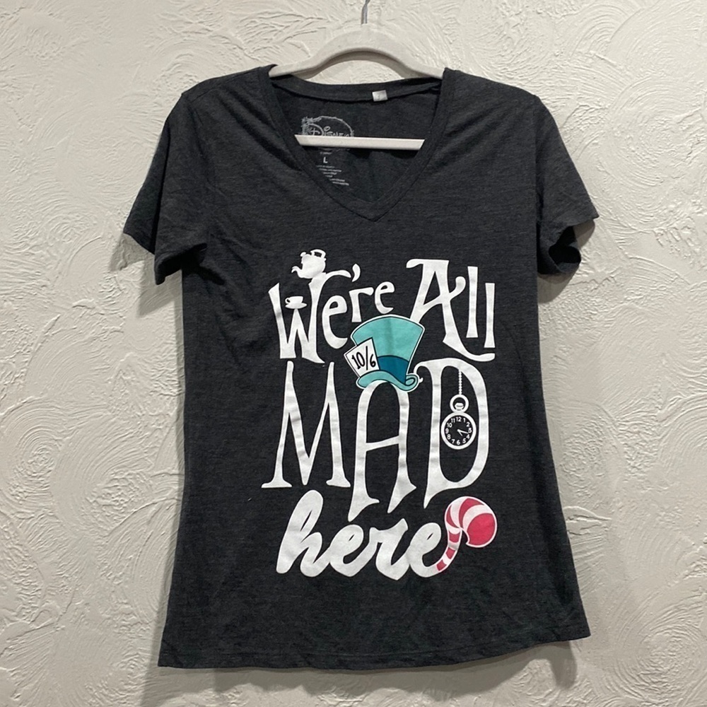 Disney T-Shirt Alice In Wonderland V-Neck We're All Mad Here Size Large